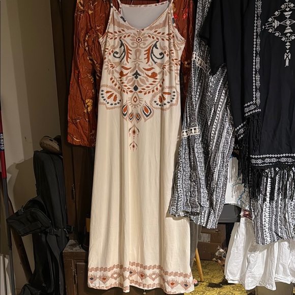 Dresses & Skirts - Embroidered Cream Maxi Dress